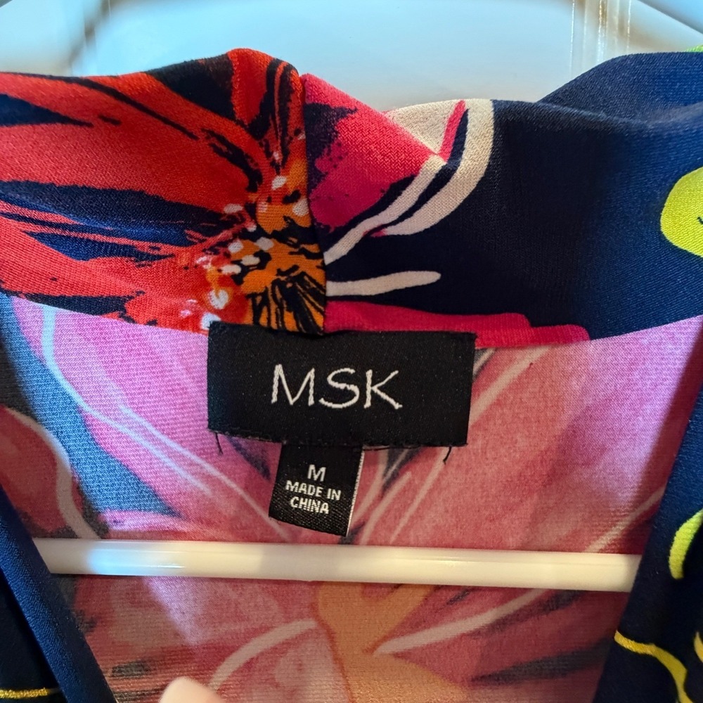 Pre-loved MSK Sleeveless Tropical Floral V-Neck Maxi Dress. Size-Medium - Picture 9 of 10